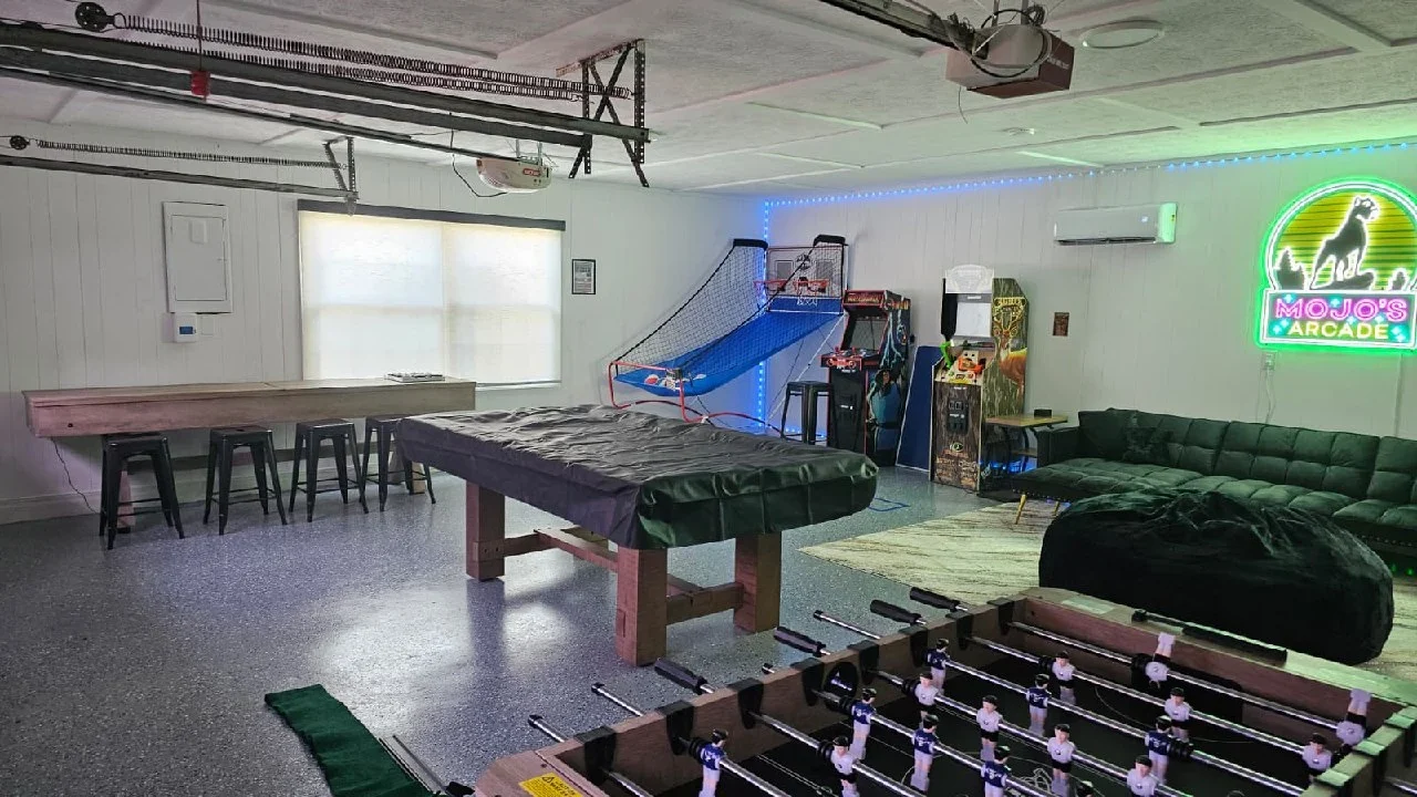 The game room at Mojo Manor